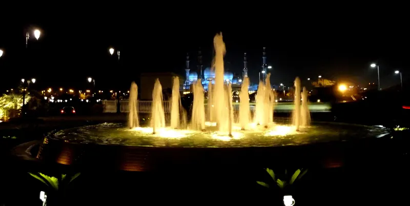 Sheikh Zayed Grand Mosque lit up at night